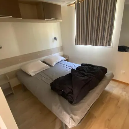 Mobil-home à Dans Un 3 étoiles *