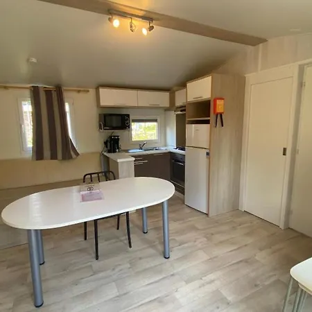 Mobil-home à Dans Un 3 étoiles *