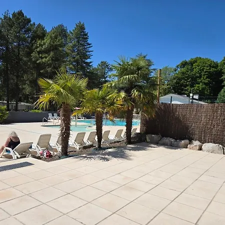 Mobil-home A Dans Un 3 Etoiles Kemping