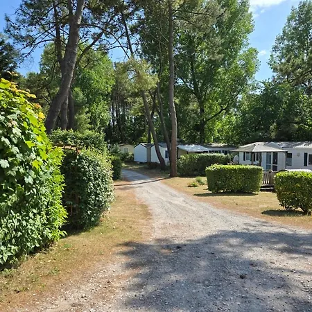 Mobil-home à Dans Un 3 étoiles * Camiers