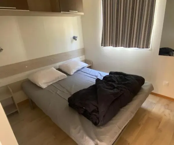Mobil-home à Dans Un 3 étoiles *